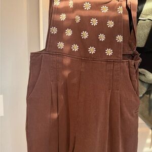 DAVI & DANI Brown Daisy Print Jumpsuit